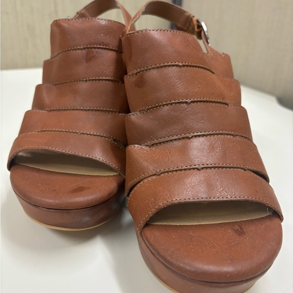 Torrid Wedge Sandals - Picture 2 of 9